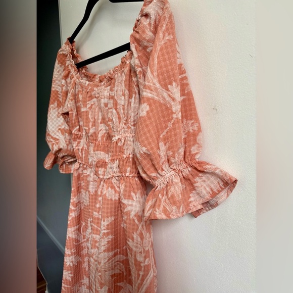 H&M Coral off Shoulders, Ruched Smocked Sundress - Picture 5 of 8